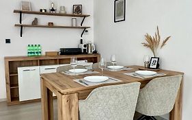 Skau Piano Family & Business Apartment Free Parking